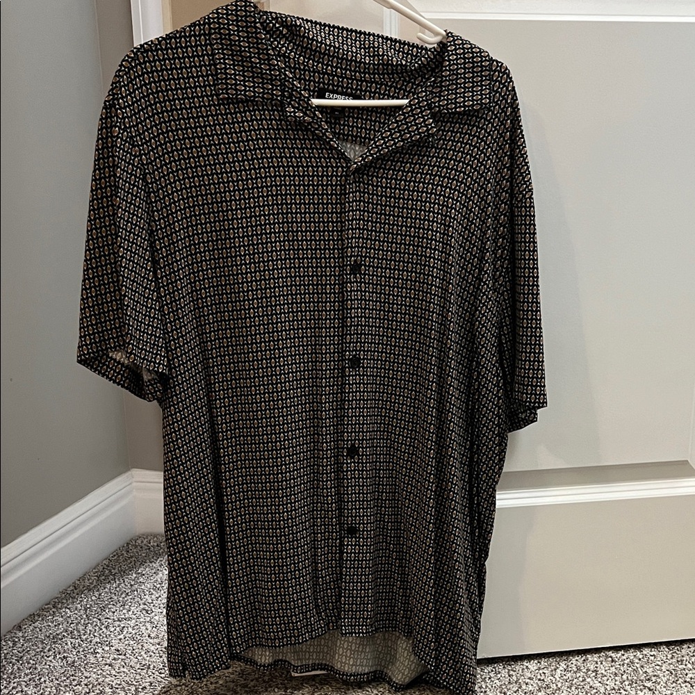 Express Men’s Wrinkle Resistant Geo Pattern Shirt